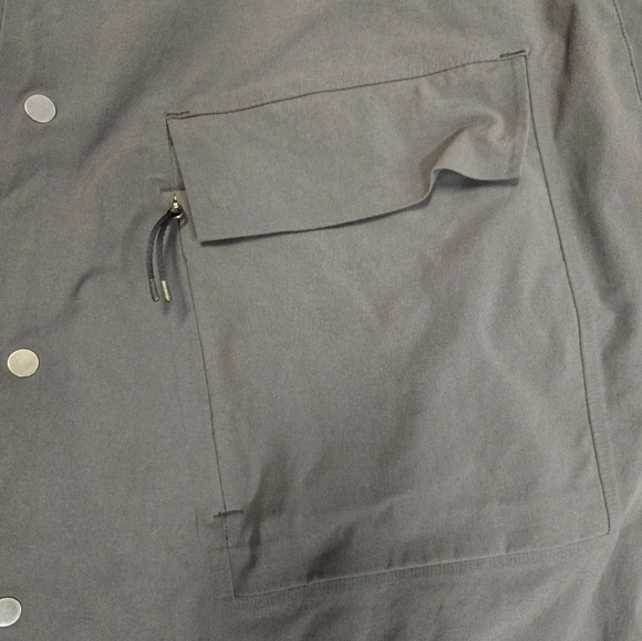 Mens lululemon cargo shirt - Picture 3 of 4